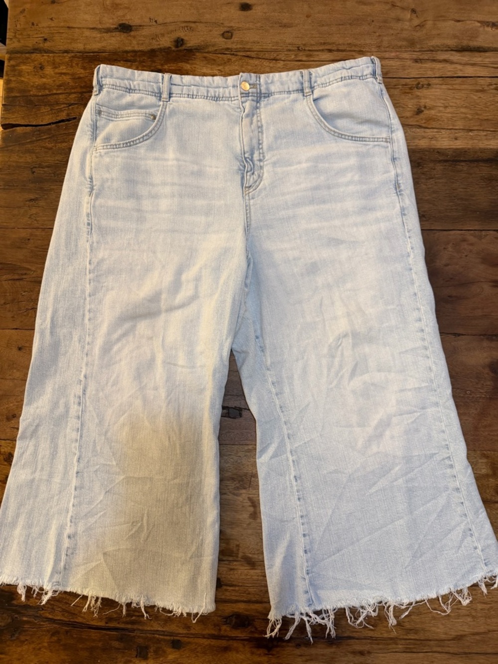 Pilcro-Anthropologie wide leg cropped jean-Fits like 34